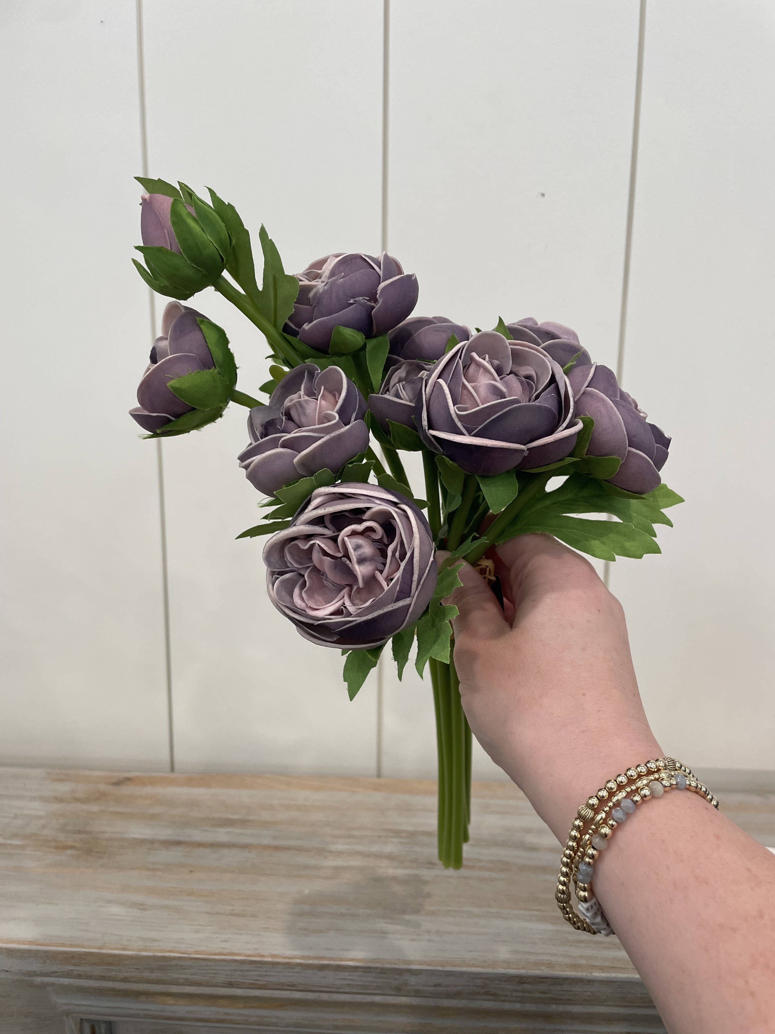 15" Ranunculus Bunch Purple